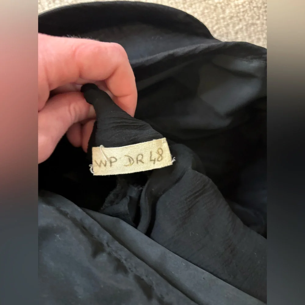 ****SOLD*** Louis Vuitton Fall 2009 Runway Black Dress with Pink Sash - Picture 10 of 11